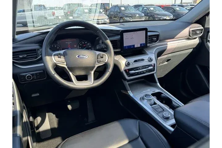 $30995 : Ford Explorer 2023 AWD XLT 4 image 5