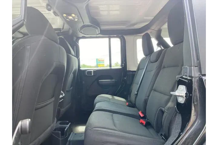 $33990 : Jeep Wrangler Unlimited 2020 image 9