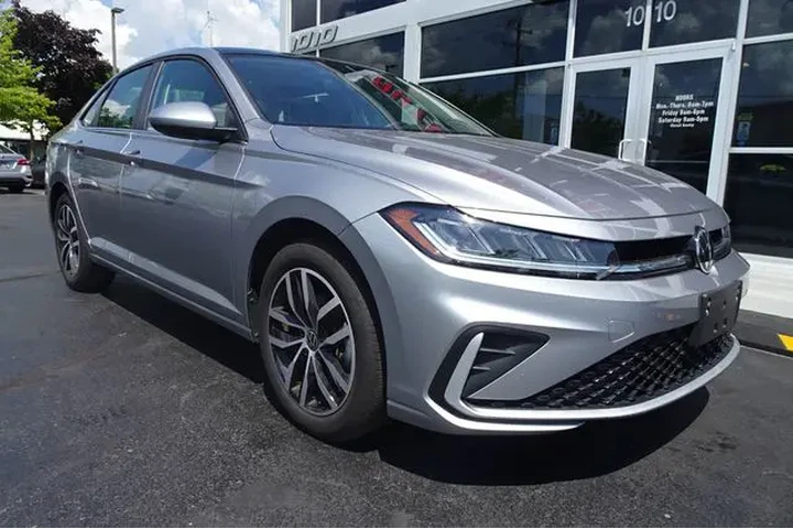 $22999 : 2025 Jetta image 2
