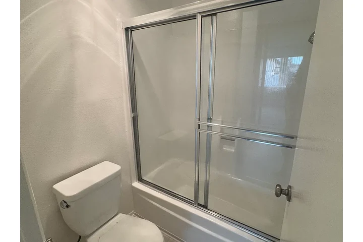 $1150 : Renta Depto 1Rec 1Baño + Park image 9