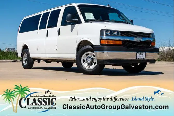 $25906 : Chevrolet Express 2017 LT 35 image 1