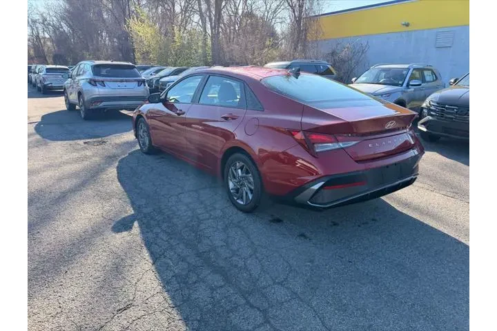 $18500 : Hyundai ELANTRA 2024 SEL 4dr image 6