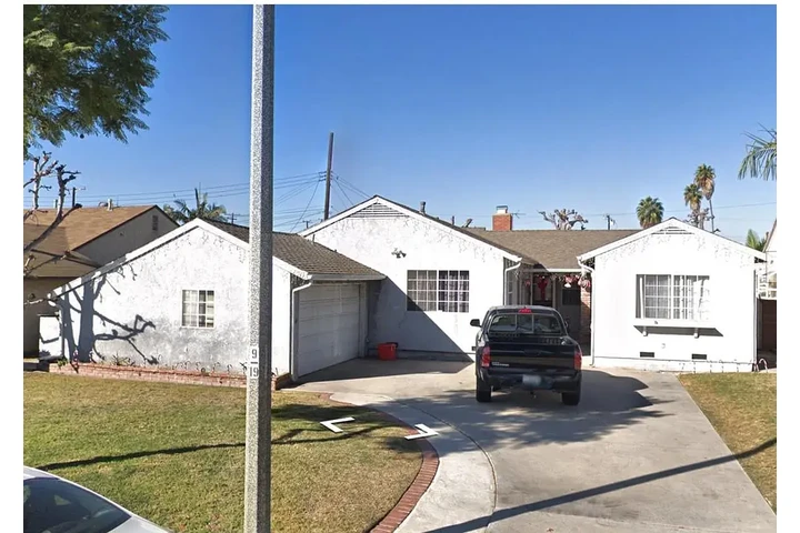 $1500 : Downey Renta Available!! image 1