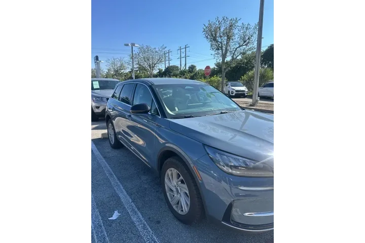 $29990 : Lincoln Corsair 2024 Premier image 2