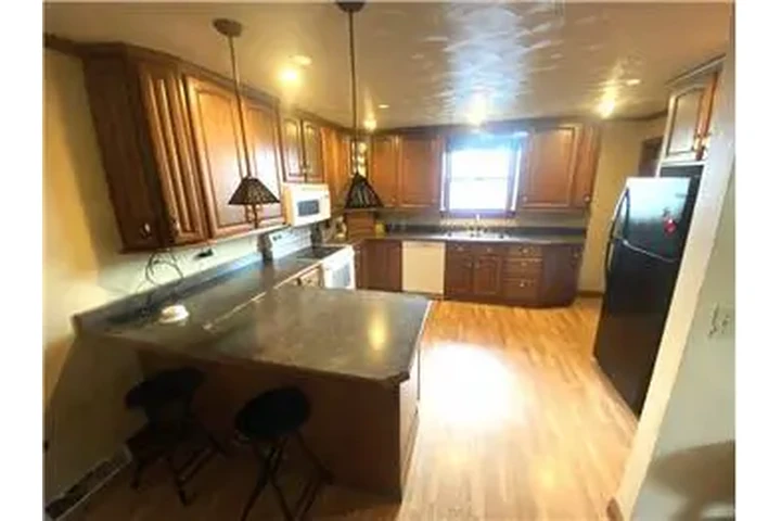 $1250 : Rental property with 3 bedro image 7