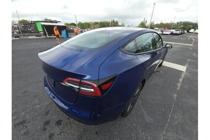 $23393 : Tesla Model 3 2023 4dr Sedan image 4