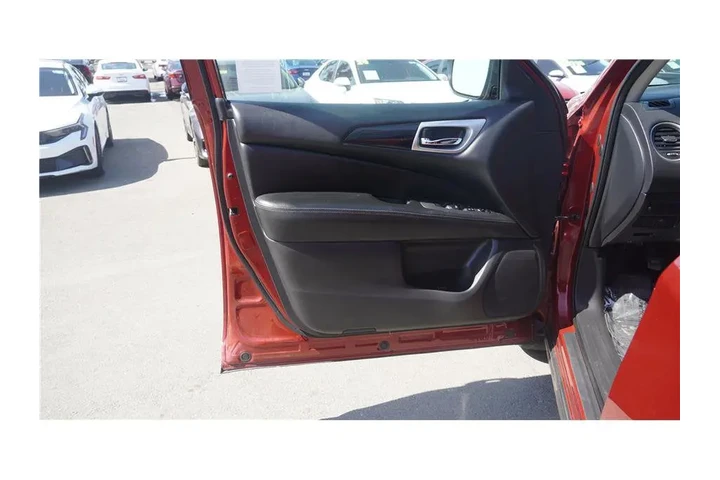 $12784 : 2018 Pathfinder SV image 10