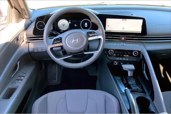 $19197 : Hyundai ELANTRA 2024 SEL 4dr image 6