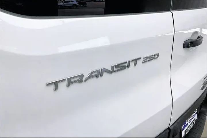 $30990 : Ford Transit 2024 250 3dr LW image 9