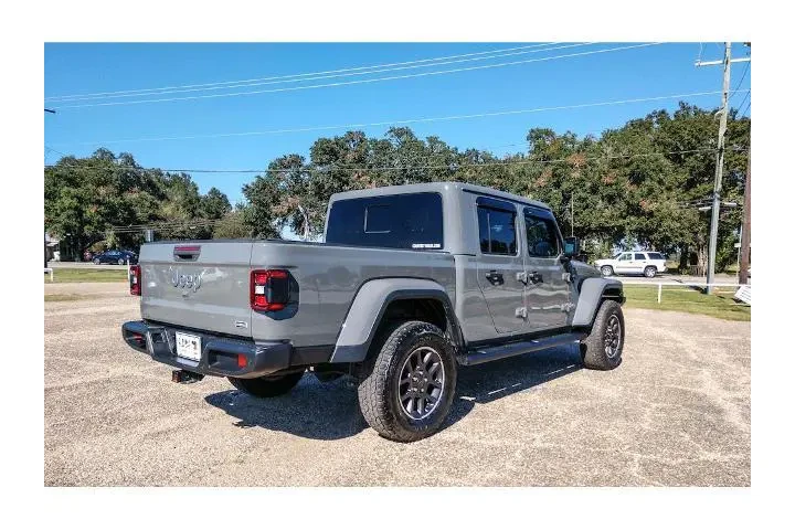 $27555 : Jeep Gladiator 2020 4x4 Over image 4