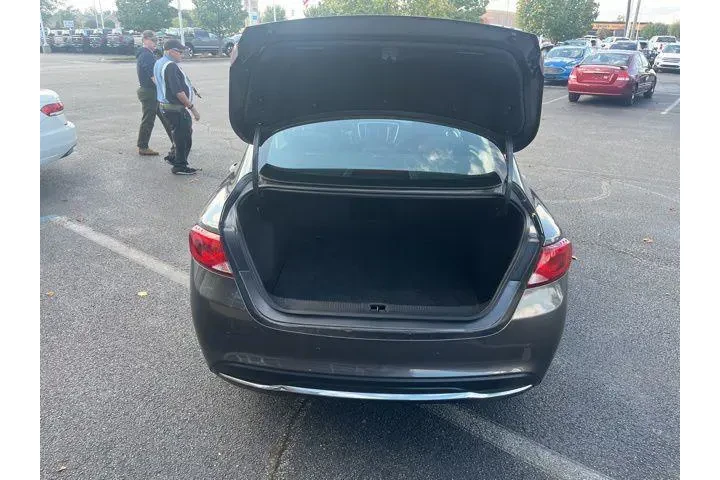 $9452 : Chrysler 200 2015 Limited 4d image 9