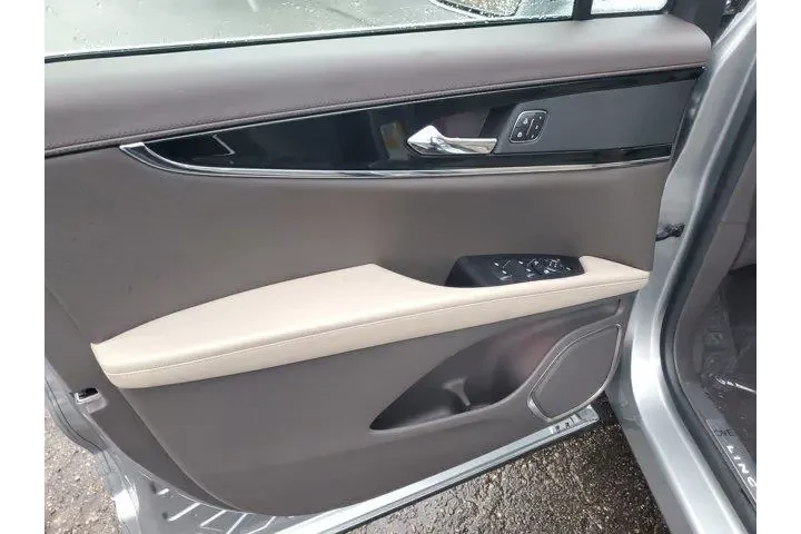 $37995 : Lincoln Nautilus 2023 AWD Re image 10