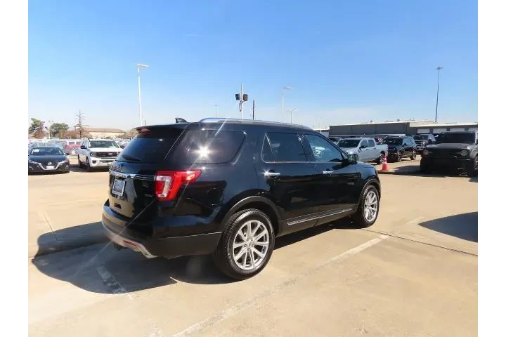 $7999 : Ford Explorer 2017 AWD Limit image 10