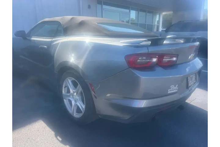 $18993 : Chevrolet Camaro 2020 LT 2dr image 4