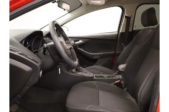 $9995 : Ford Focus 2016 SE 4dr Hatch image 4