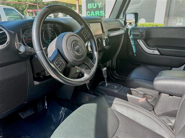 $25950 : 2016 JEEP WRANGLER UNLIMITED image 9