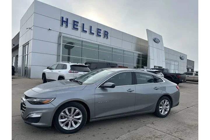 $17962 : Chevrolet Malibu 2023 LT 4dr image 2