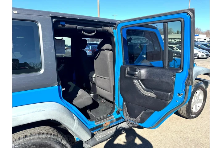 $10980 : 2012 Wrangler Unlimited 4WD 4 image 9