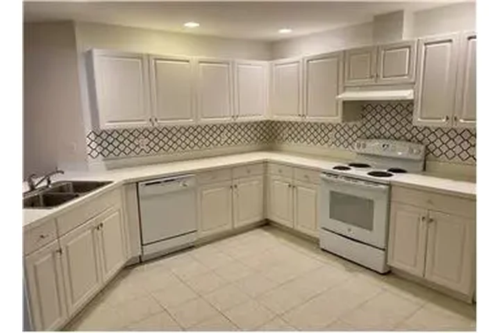 $2295 : Rental property with 2 bedro image 5