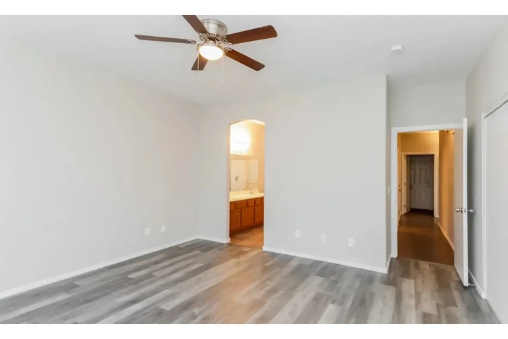 $1700 : SINGLE FAMILY HOME image 8