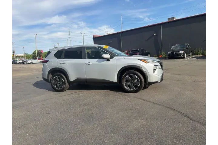 $25980 : Nissan Rogue 2025 AWD SV 4dr image 2