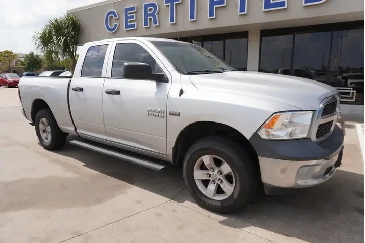 $12488 : Ram 1500 2017 4x4 Express 4d image 1
