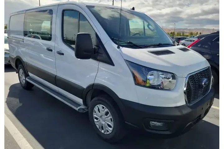 $32950 : Ford Transit 2024 250 3dr SW image 1