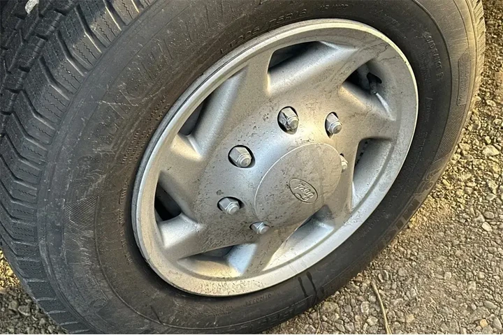 $27488 : Ford E-Series 2013 E-350 SD image 8