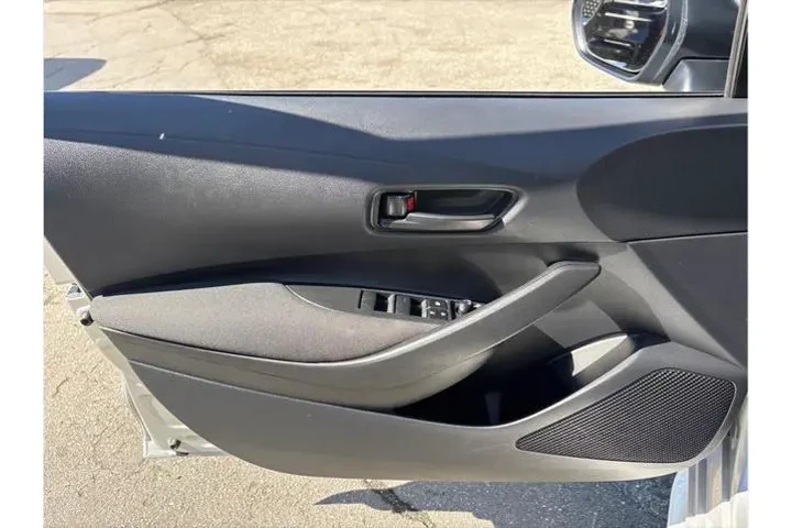 $25498 : Toyota Corolla 2025 LE 4dr S image 8