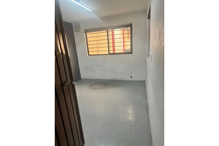 $19800 : SE RENTA BODEGA COMERCIAL image 5