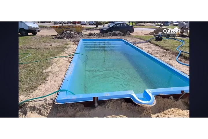 POOL FIBERGLASS image 3