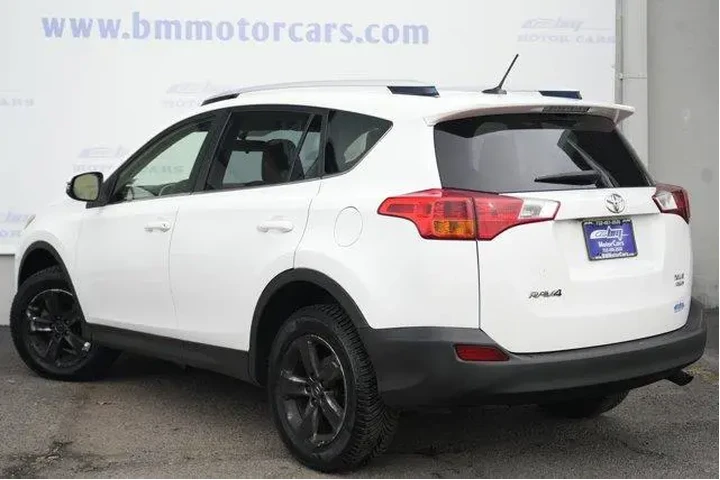$14900 : Toyota RAV4 2015 AWD XLE 4dr image 4