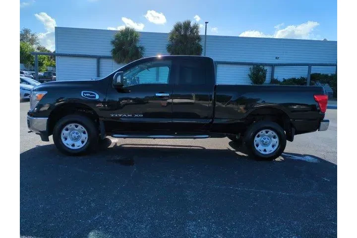 $26988 : Nissan Titan XD 2018 4x4 SV image 7