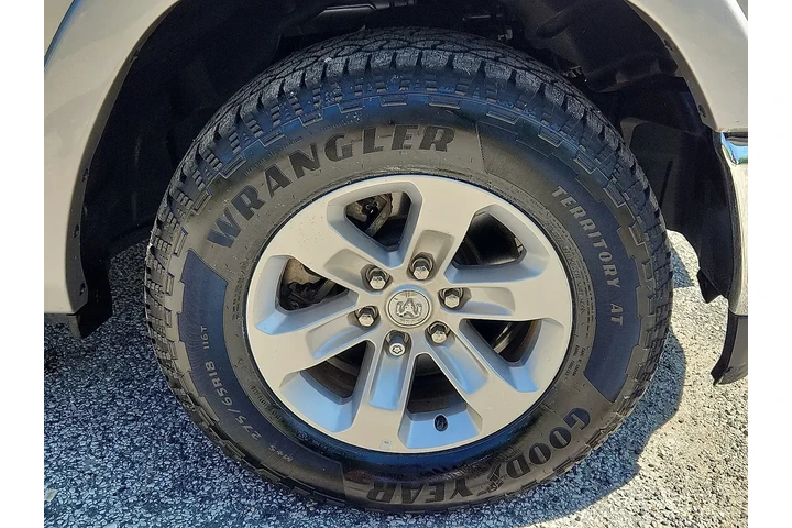 $38459 : Ram 1500 2022 4x4 Laramie 4d image 9