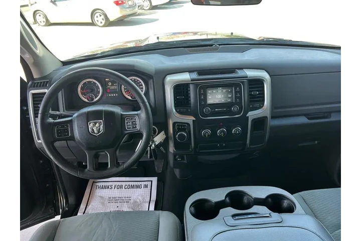 2017 RAM 1500 SLT Quad Cab 2WD image 9