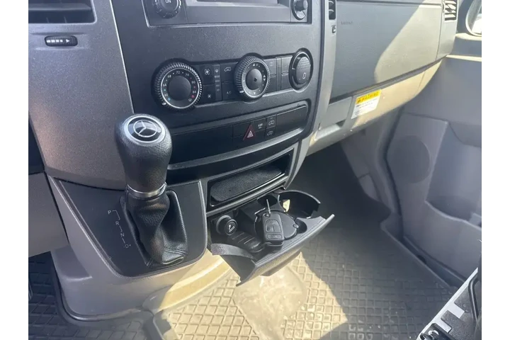 $36999 : Mercedes-Benz Sprinter 2014 image 9