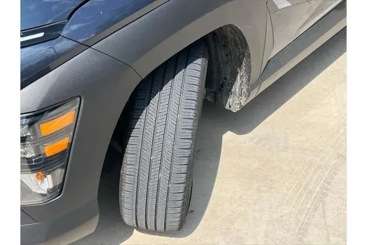 $20299 : Hyundai KONA 2024 SEL 4dr Cr image 9