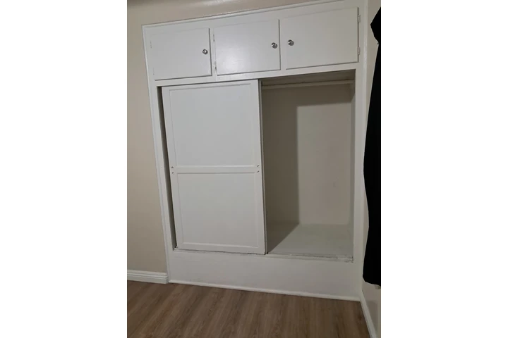 $1175 : Un cuarto de renta image 5