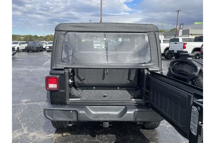 $32999 : Jeep Wrangler 2025 4x4 Sport image 10