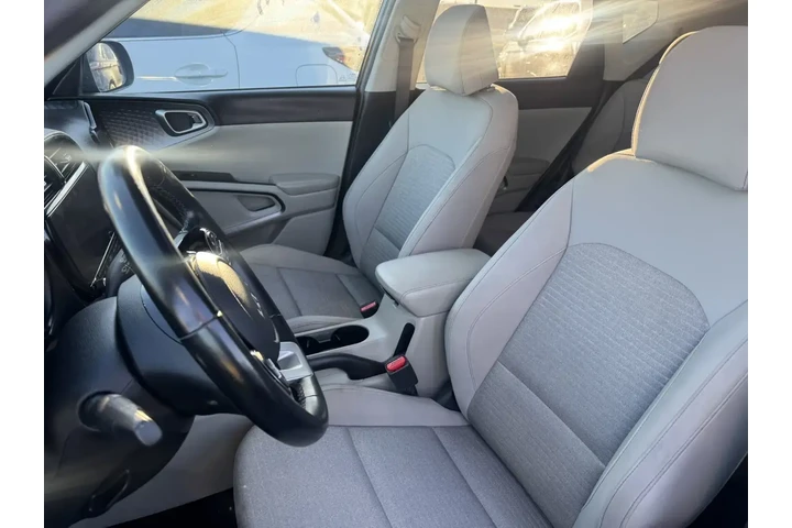 $16544 : Kia Forte 2023 LX 4dr Sedan image 9