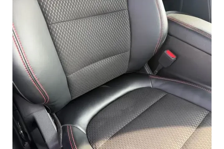 $21541 : Ford Escape 2025 ST-Line 4dr image 9