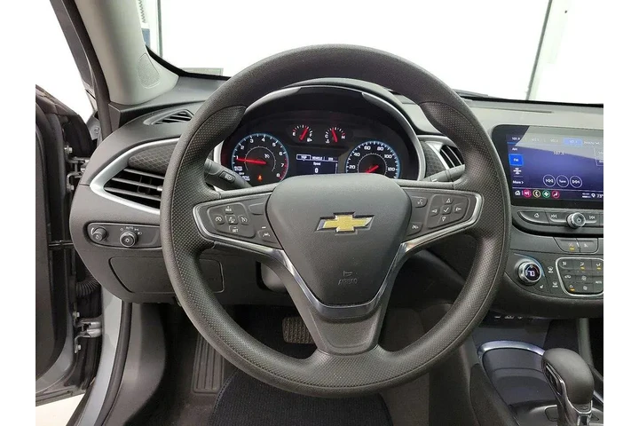 $18998 : Chevrolet Malibu 2023 LT 4dr image 10