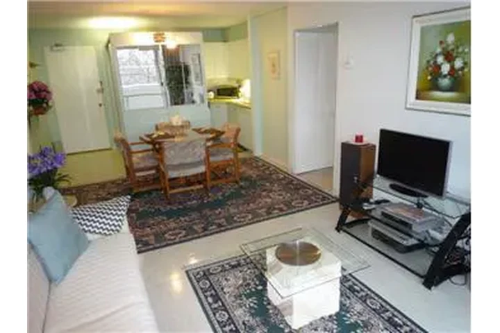 $2800 : Rental property with 1 bedro image 6