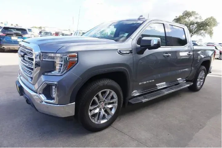 $37988 : GMC Sierra 1500 2020 4x4 SLT image 3