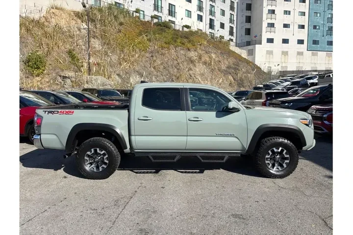 $39498 : Toyota Tacoma 2022 4x4 SR5 V image 8