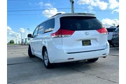 $7999 : 2013 Sienna LE FWD 8-Passenge thumbnail
