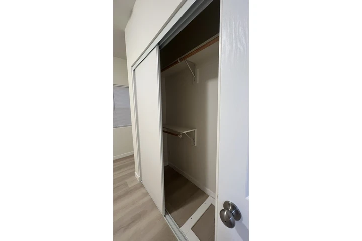 $1200 : Cuarto en renta entrada privad image 1
