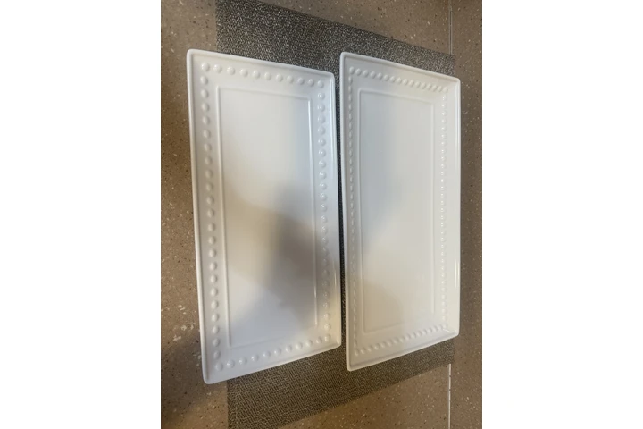 $20 : White rectangular trays!! image 1