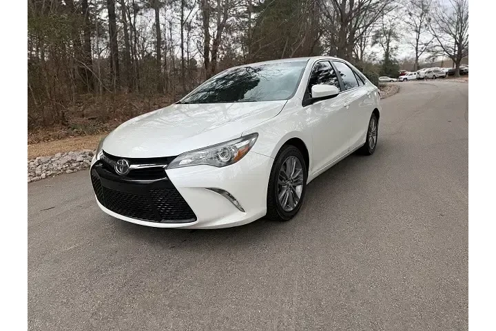 $5500 : 2015 Toyota Camry SE image 1