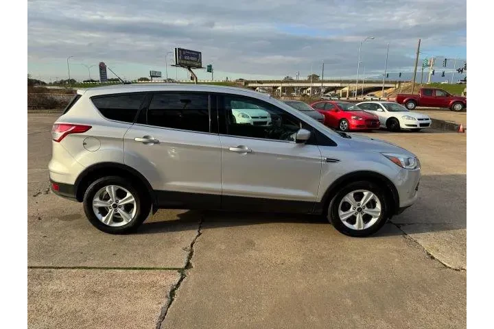$8900 : Ford Escape 2016 SE 4dr SUV image 6